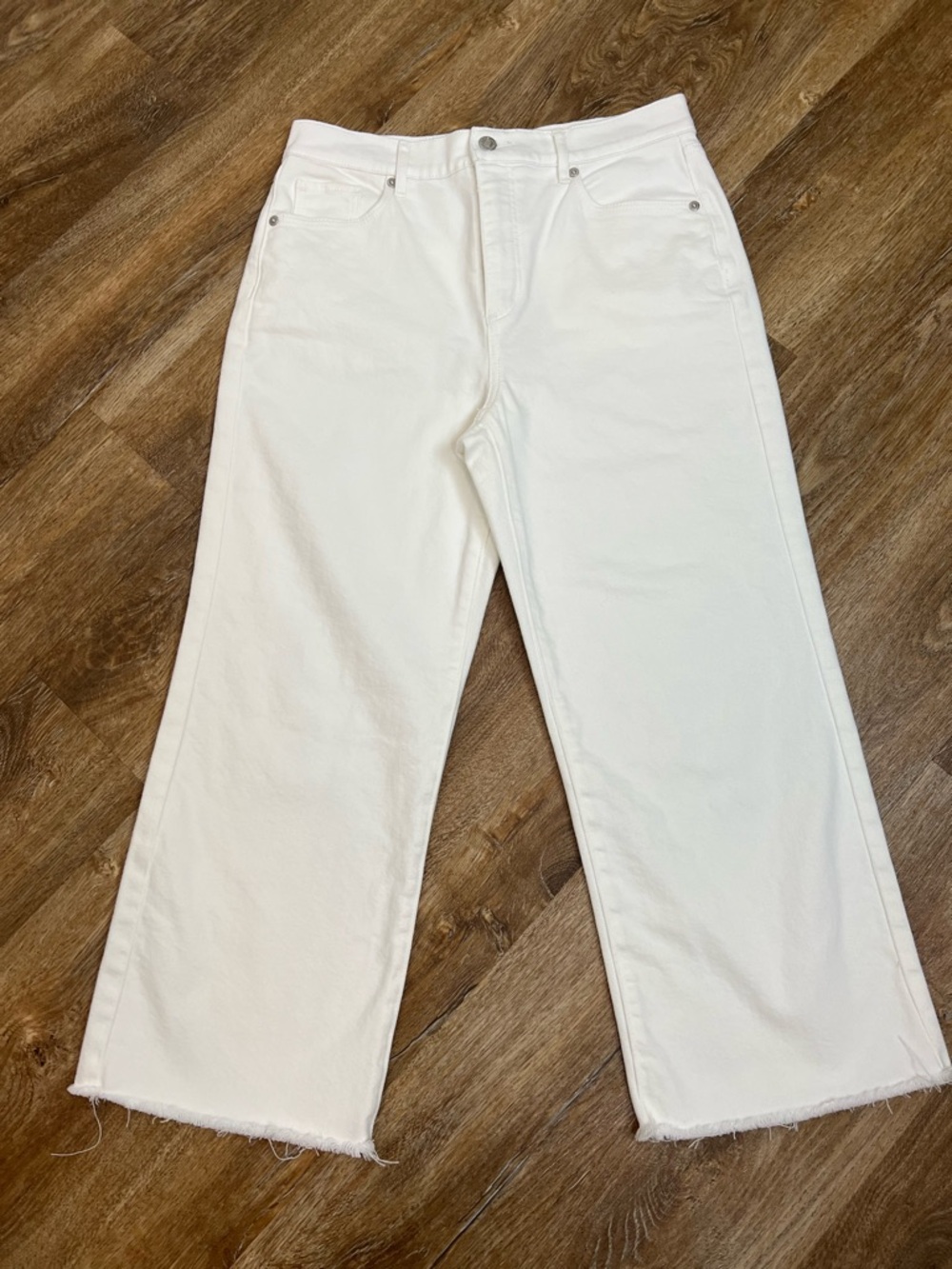 LOFT White Wide-Leg High-Rise Cropped Jeans. size 6 (28)